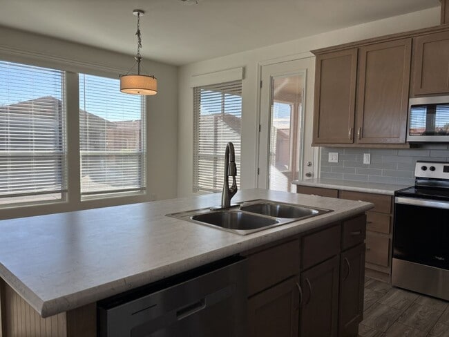 Photo - 3301 S Goldfield Rd