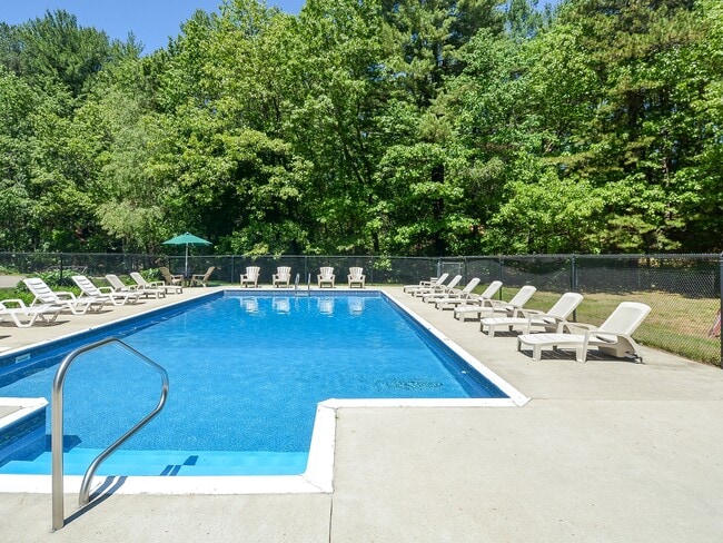 Sparkling Pool - Granite Village