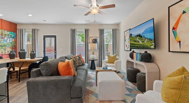 Photo - 472 Payne Dr