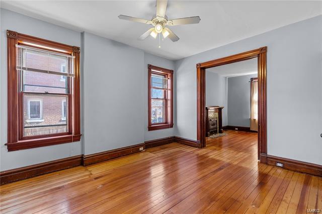 Photo - 5039 Murdoch Ave