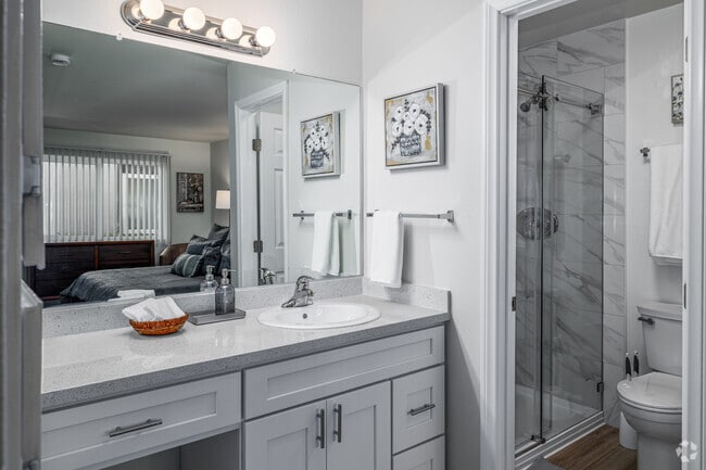 2BR, 2BA - 950SF - Primary Bedroom
