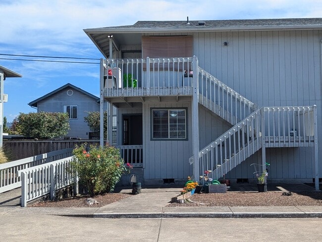 Photo - Great first floor 2bed/1 bath apartment