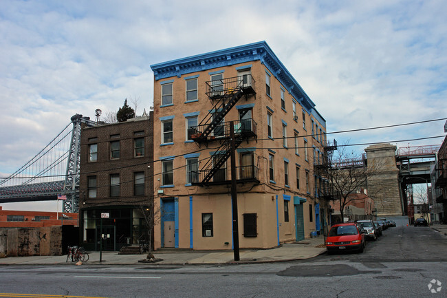 Photo - 1-7 Dunham Pl Apartments