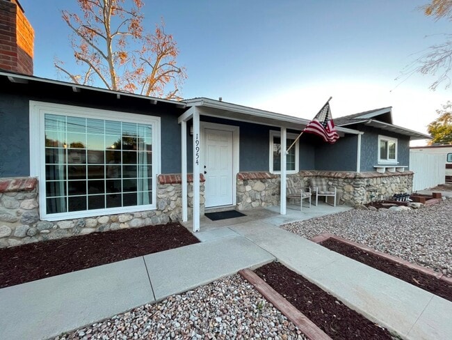 Photo - MOVE-IN READY 4+2 w/upgrades + tons of parking!