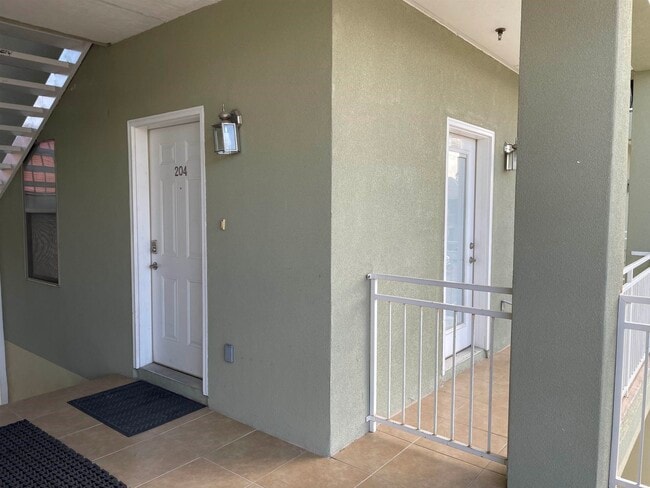 Building Photo - 5402 Marcella Ave Unit #204A Rental