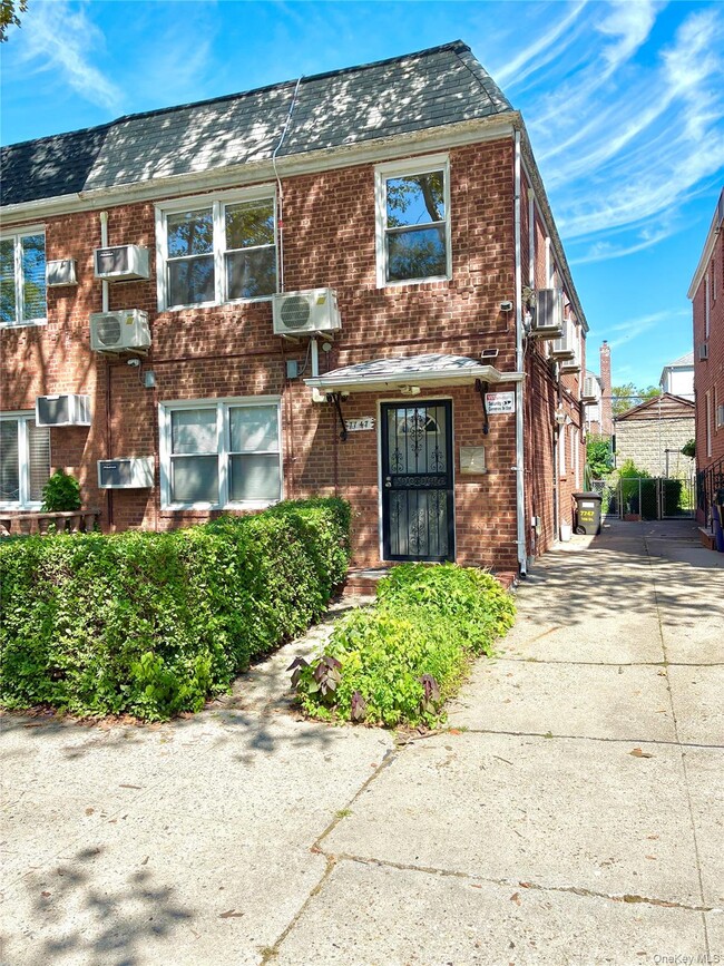 Building Photo - 77-38 166th St Unit #2