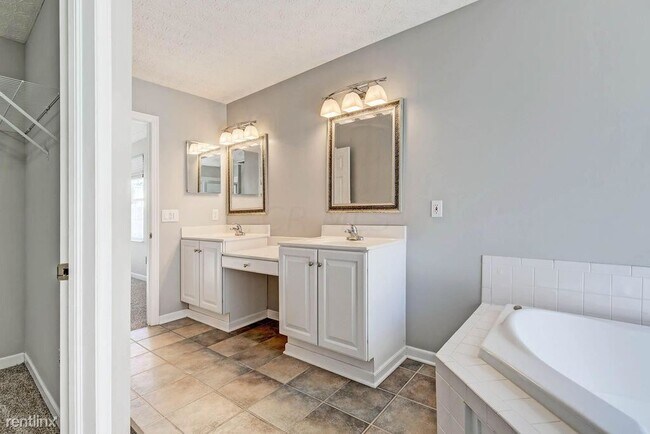 Photo - 4 br, 4 bath House - 6704 Wisteria Cir