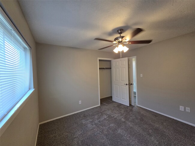 Photo - 16506 Forest Bend Ave