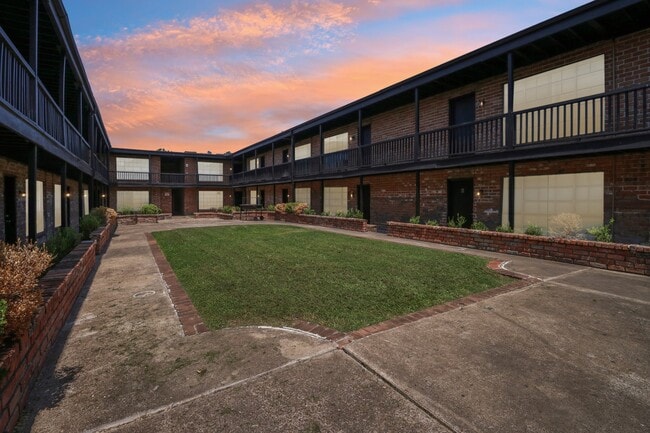 Photo - Rose Garden Apartments