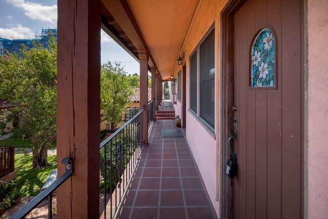 Photo - 2 WEEKS FREE!!! Rare 1 Bedroom in a Fantas... Unit 3760