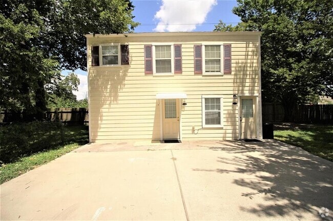 Building Photo - 422 W Burleson St Rental