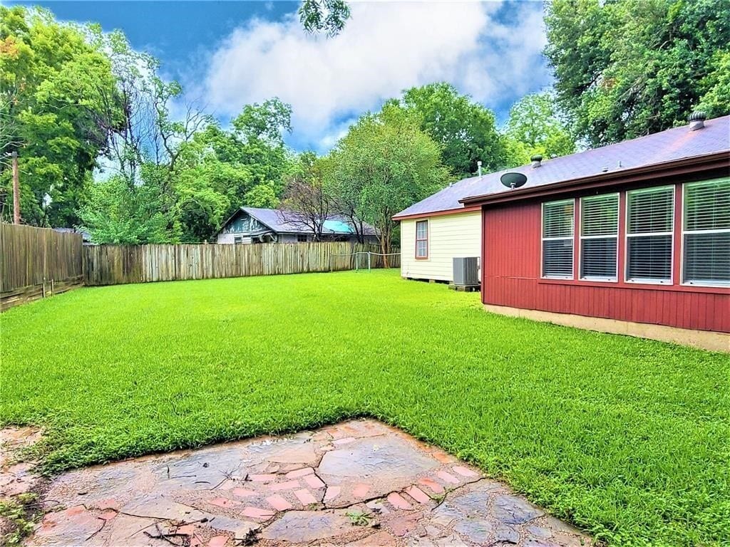 Photo - 503 Riveredge Dr