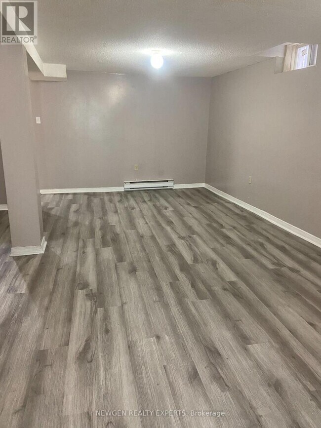 Photo - 4575 Guildwood Way