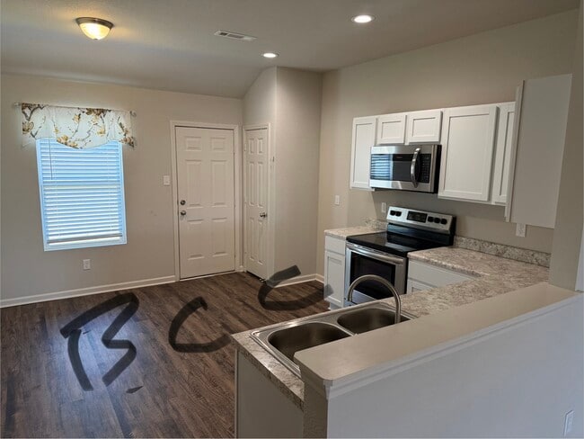 110 Sunland Dr