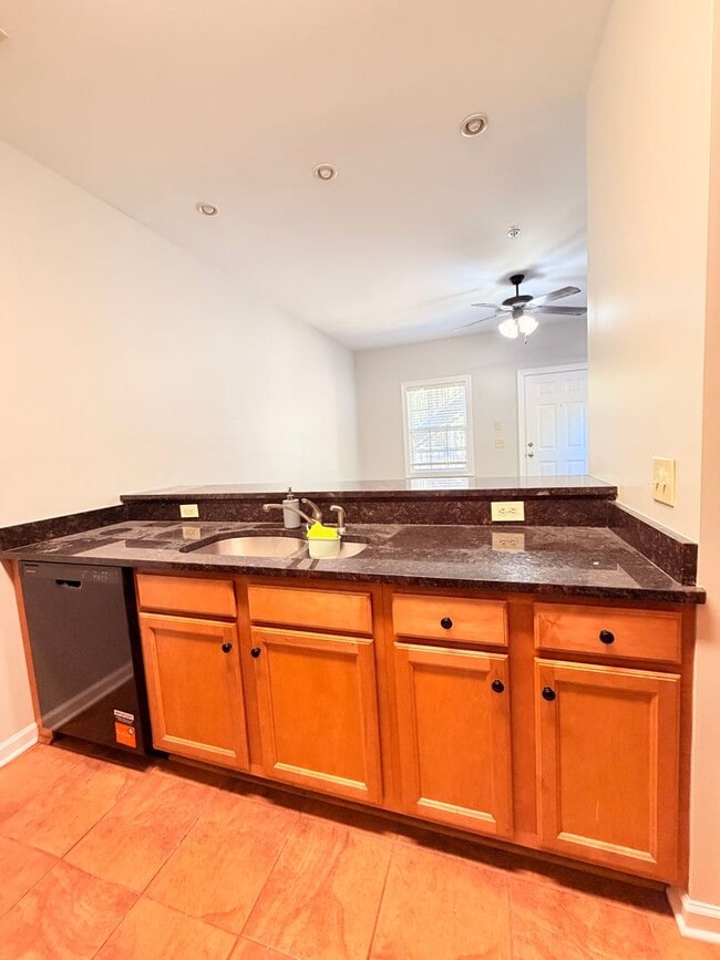 320 W Glenn Ave