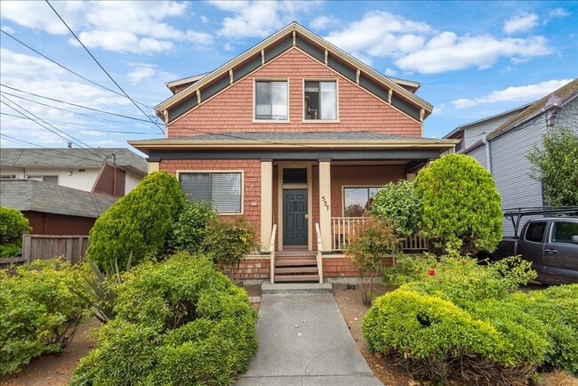 Building Photo - 537 Central Ave Unit 537 Central Ave #A - LU Rental