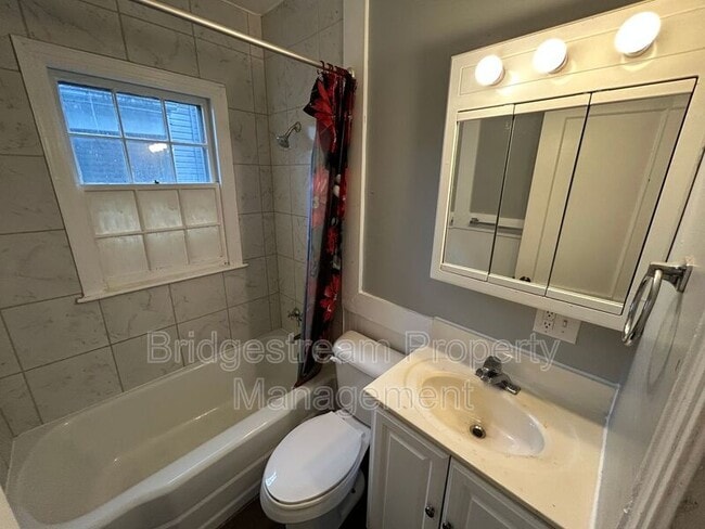 Photo - 106-108 S Sperling Ave