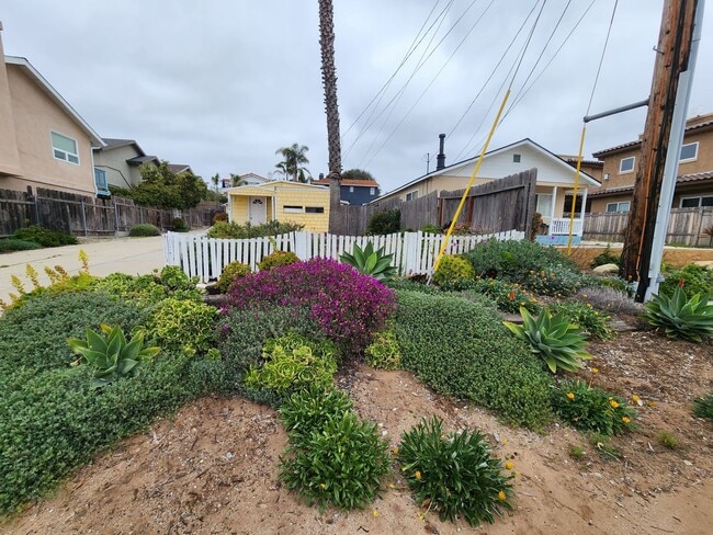 Building Photo - n17290 Unit A