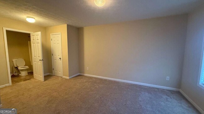 Photo - 5025 Village Run Dr