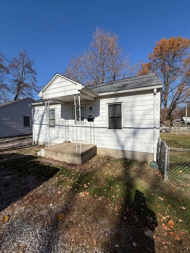 Building Photo - 2556 Sweetser Avenue Evansville, IN 47714