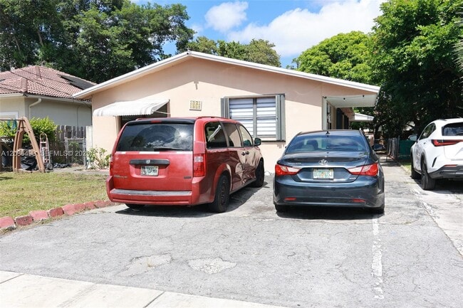 Photo - 1321 N 58th Ave Unidad 1321
