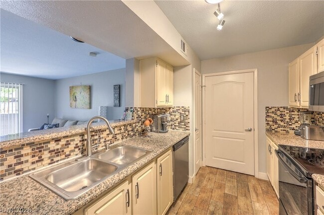 Photo - 5055 W Hacienda Ave Unidad 1037