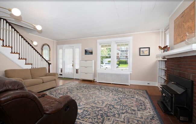 Photo - Spacious 3 Bedroom Duplex