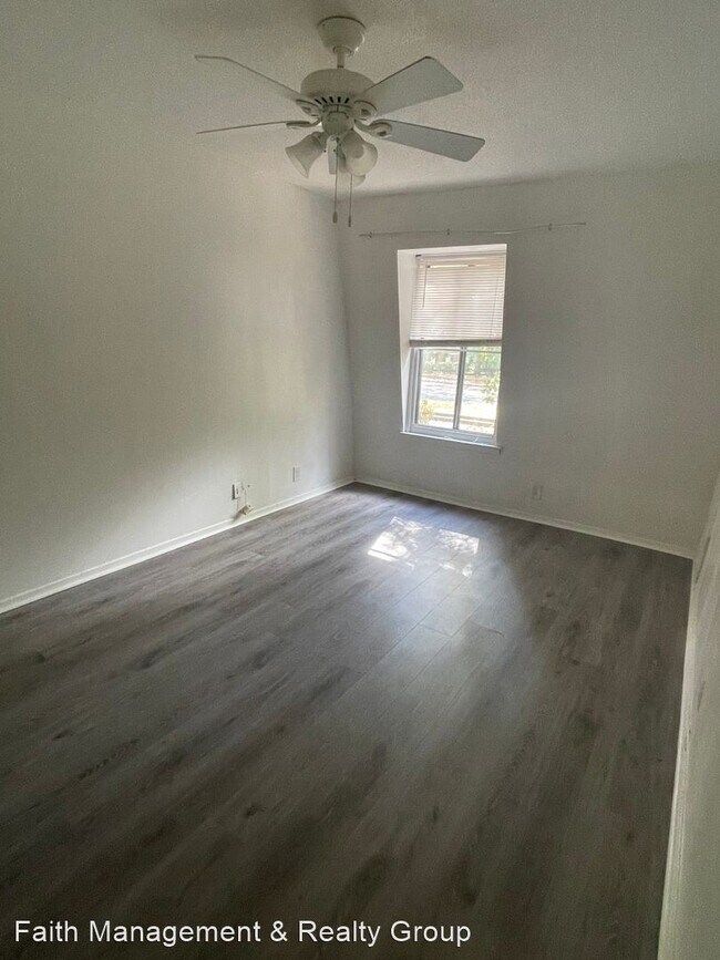 2 br, 1.5 bath House - 6637 Poplar Woods C...
