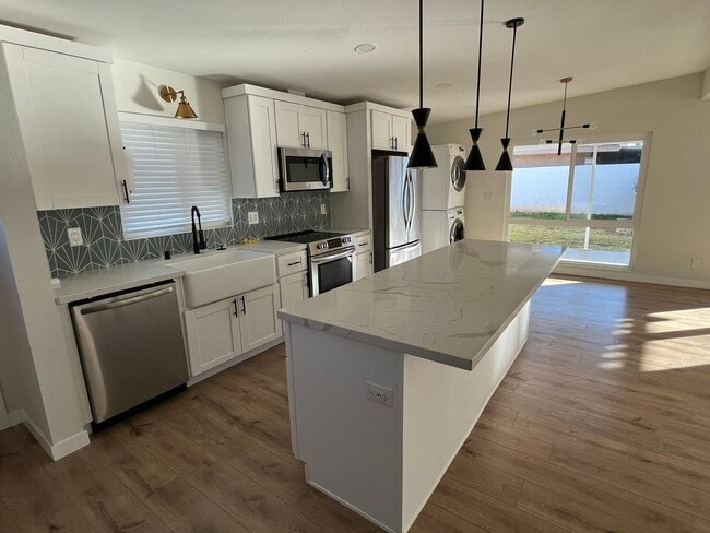 Photo - Valley Village Unidad House