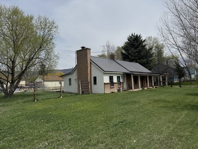 Photo - 280 W 400 N