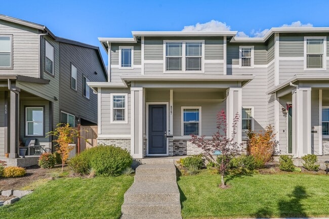 Building Photo - Beautiful 3 Bed, 3 Bath Rental Home in Hil...