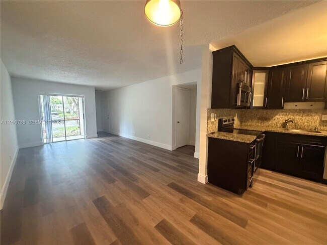 Photo - 300 Gardens Dr Unit 104