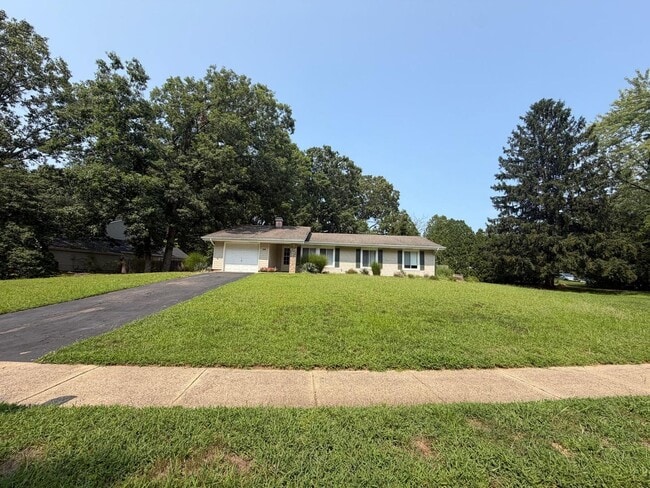 Photo - 28 Cambridge Dr