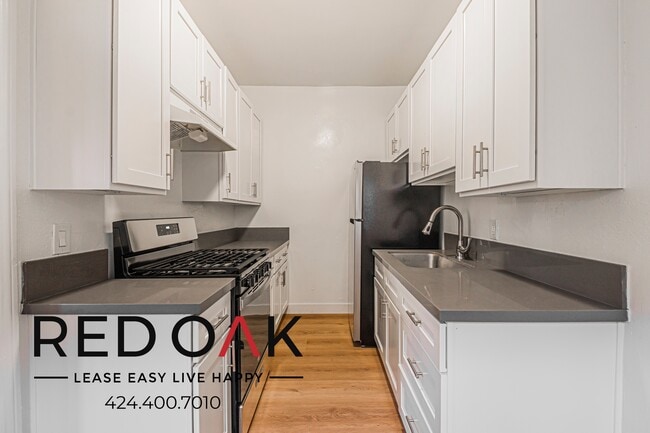 Photo - 704 W 54th St Unidad 3