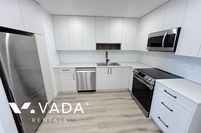 W Kingsway 2 Bed &amp; Flex Apartment Rental 601-3068 Kingsway Vancouver: VADAPM.com