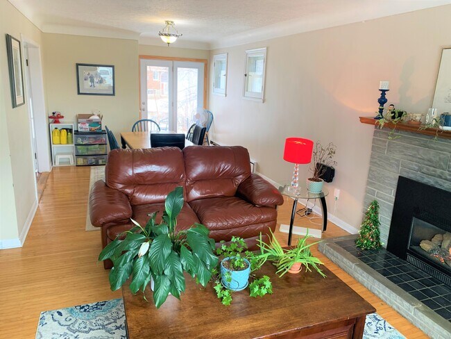 Photo - 1155 Johnson St