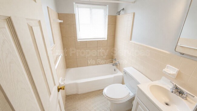 Photo - 400 N Clark Blvd Unit 1