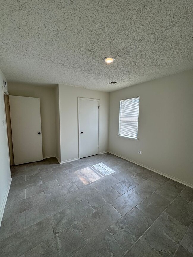 Photo - Renovated 2 Bedroom 1 Bath Home for Rent!