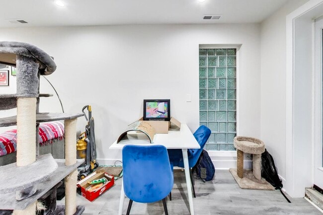 Photo - 2021 W Shakespeare Ave Unit CH1