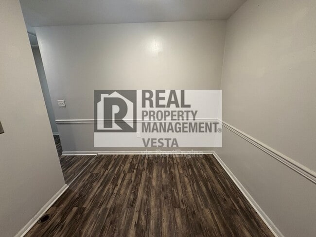 Photo - 406 Russell Pkwy Unit 4