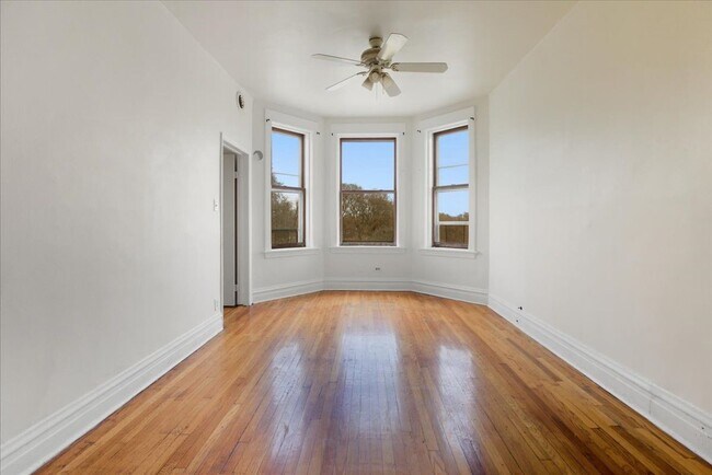 Photo - 3133 W Augusta Blvd