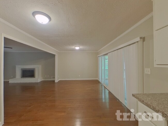 Photo - 245 Bentley Way