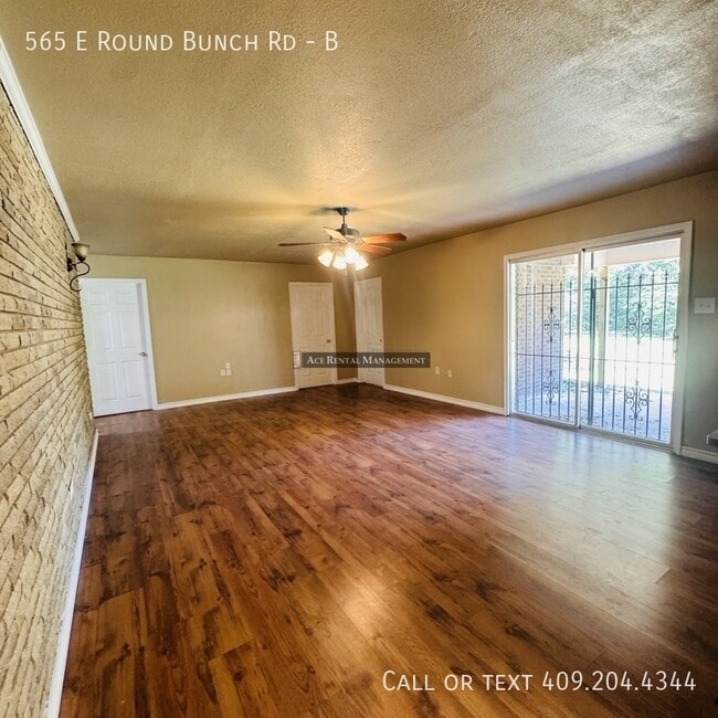 Photo - 565 E Roundbunch Rd Unit B