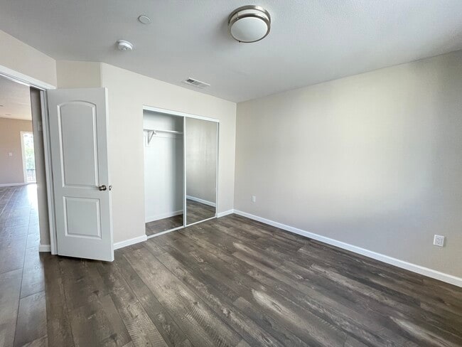900 W Graham Ave Unit 3