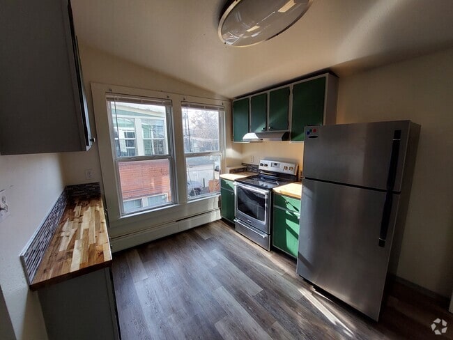 Building Photo - 1449 Josephine St Unit C Rental