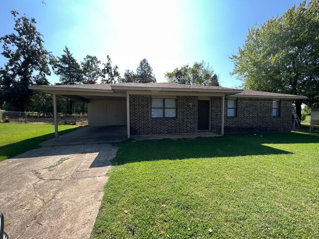 3 Bed 1.5 Bath House Total Electric. - 3 Bed 1.5 Bath House Total Electric.