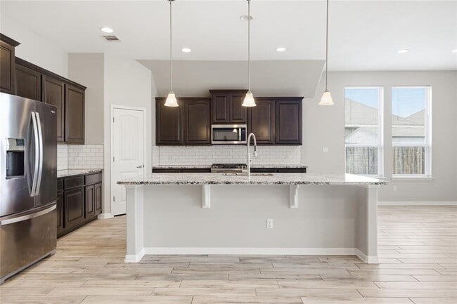 Photo - 20213 Arctic Loon Pass