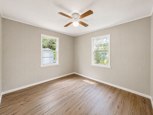Photo - Remodeled 2/1 • Water Included • Commutable Unit 329 Newport Rd.
