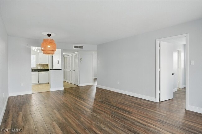 Photo - 170 Turtle Lake Ct Unidad 301 Rental