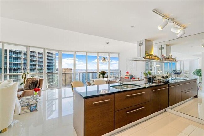 Building Photo - 495 Brickell Ave Unit 495 Brickell Ave # 4704
